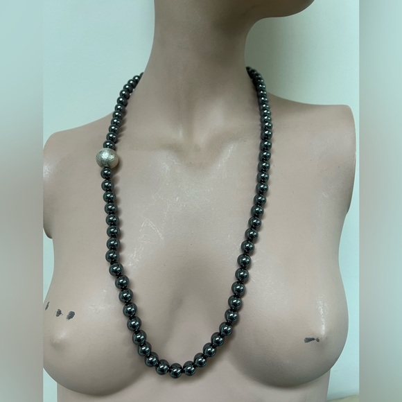🔴Authentic LIKE NEW 🔴TIFFANY & CO Gemstone Hematite Bead Straight Up Necklace - Picture 5 of 11